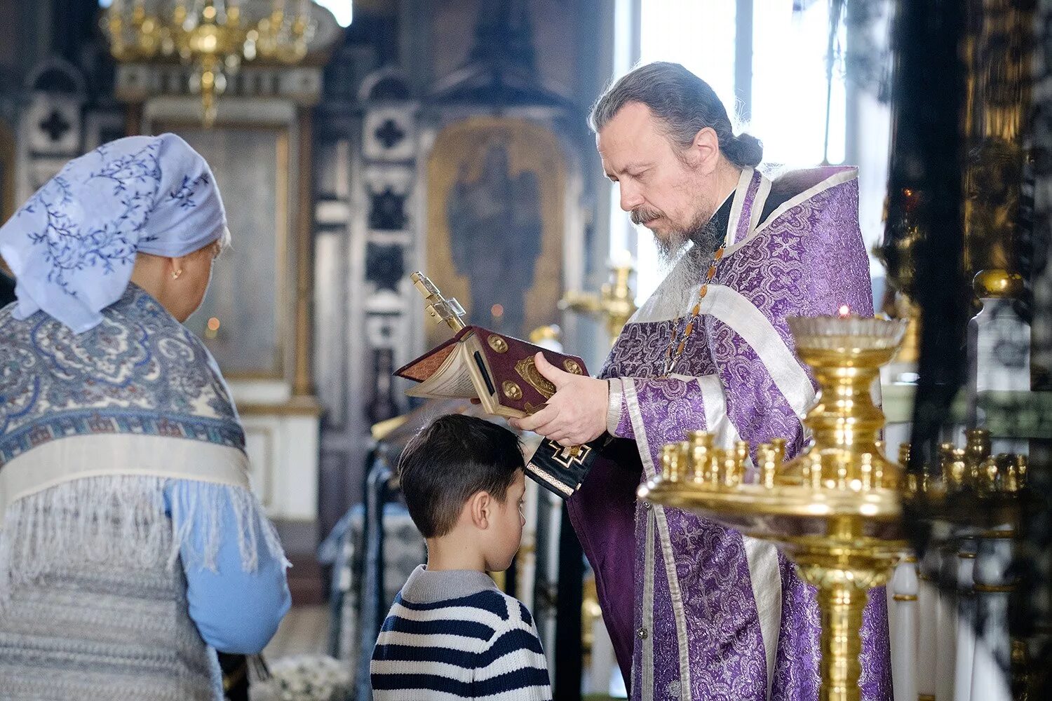 Нужно ли готовиться к соборованию. Таинство Елеосвящения Соборование. Миропомазание, Елеосвящение, елеопомазание.. Патриархия таинство Елеосвящения. Таинство Святого елея Соборование.