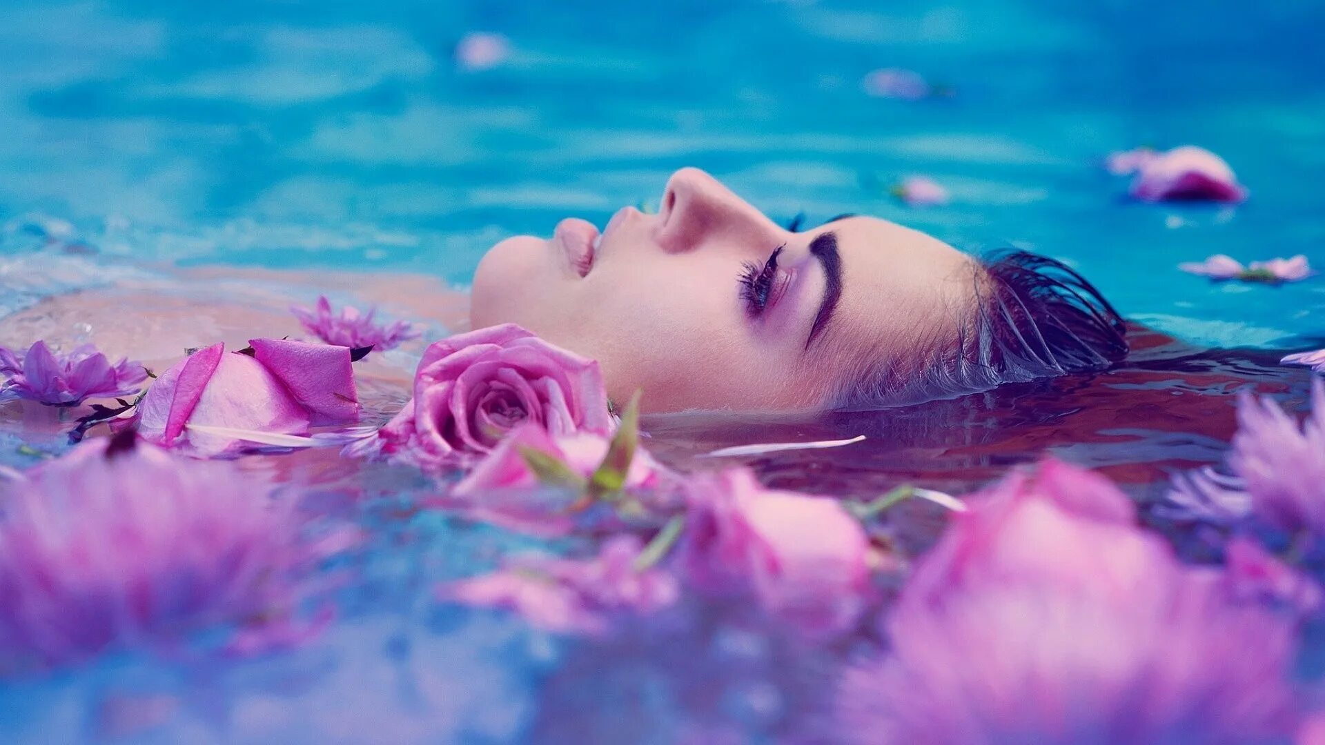 Camilla akrans photography. Летиция каста в цветах. Восхитительные портреты фотохудожницы ирины джуль. Алексей чернигин портрет. Летиция каста эстетика.