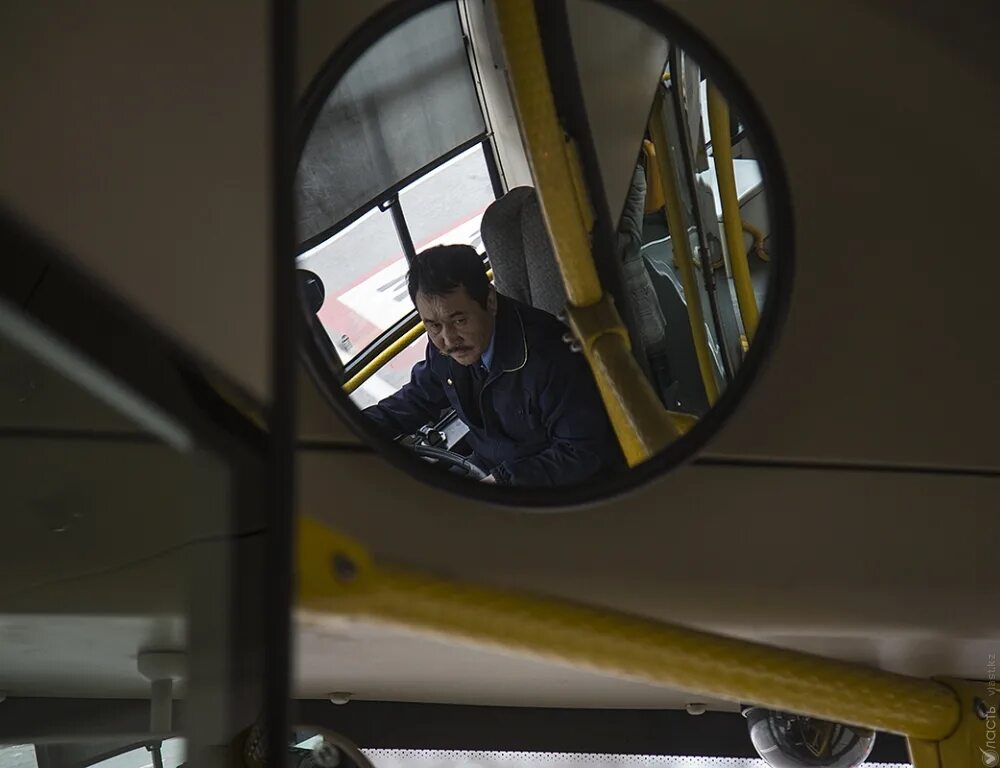 Работа водителем в астана. Водитель автобуса Астана.