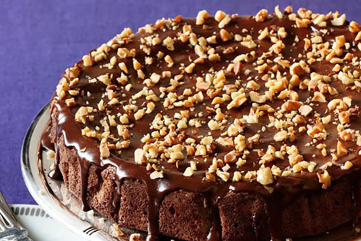 тортик с орехами. ореховый торт с грецкими орехами. торт с грецкими орехами и карамелью. торт с грецкими орехами. ореховый торт с грецкими орехами.