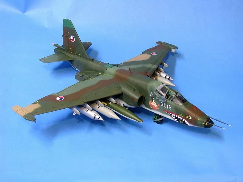 Су 25 модель. Су-25 1/144. Су-25 1/144 Ревелл. Су-25 Fly models. Рубленый камуфляж 1:48 Су-25.