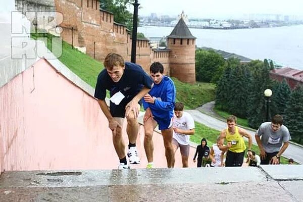Чкаловская лестница забег. Забег по лестнице. Чкаловская лестница нижний новгород забег. Чкаловская лестница нижний новгород марафон. Забег по чкаловской лестнице 2022.