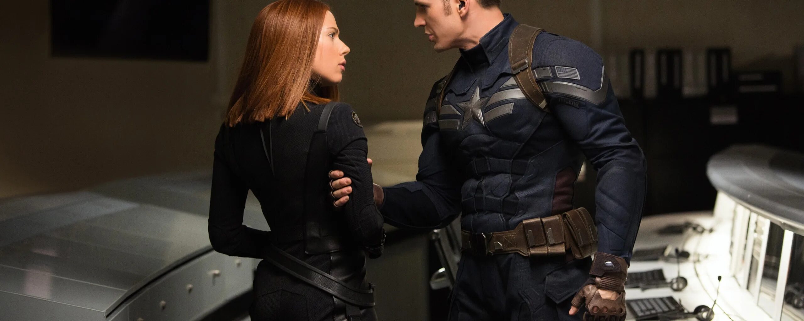 Первый мститель стив и баки. Мстители 1 субтитры. Тор из мстителей 2012. Мстители против армии читаури. Ванда максимофф противостояние.