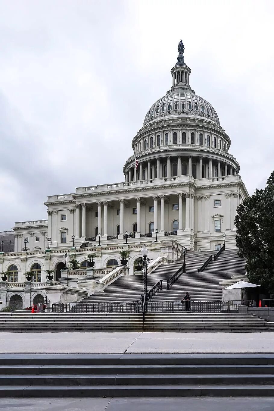 Конгресс сша, капитолий, вашингтон. Капитолий вашингтон. Белый дом сша вашингтон капитолий. Капитолий вашингтон 19 век. Здание капитолия в вашингтоне.