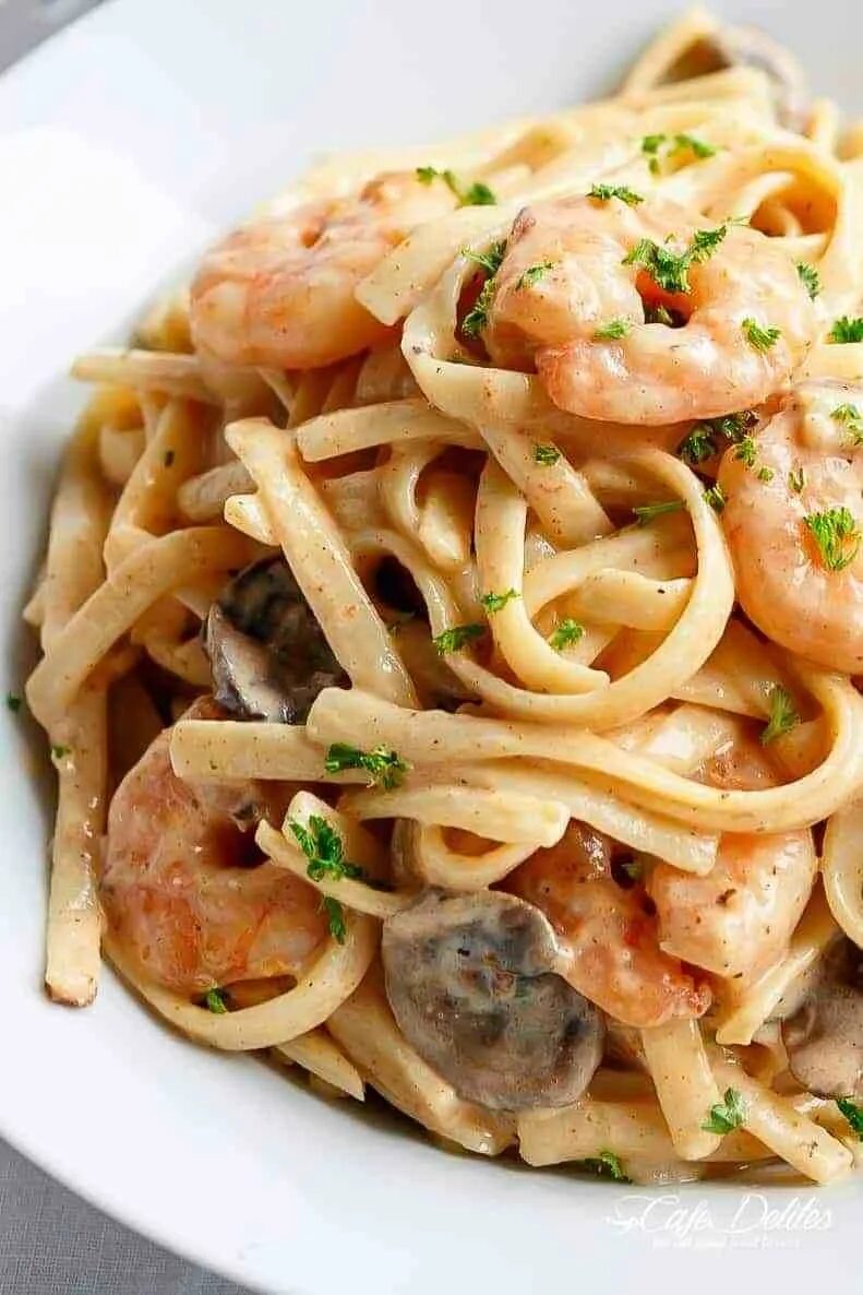 рецепт пасты с морепродуктами в сливочном. карбонара с морепродуктами. рецепт пасты с морепродуктами в сливочном. паста с морепродуктами в сливочном соусе. паста карбонара с морепродуктами в сливочном соусе.