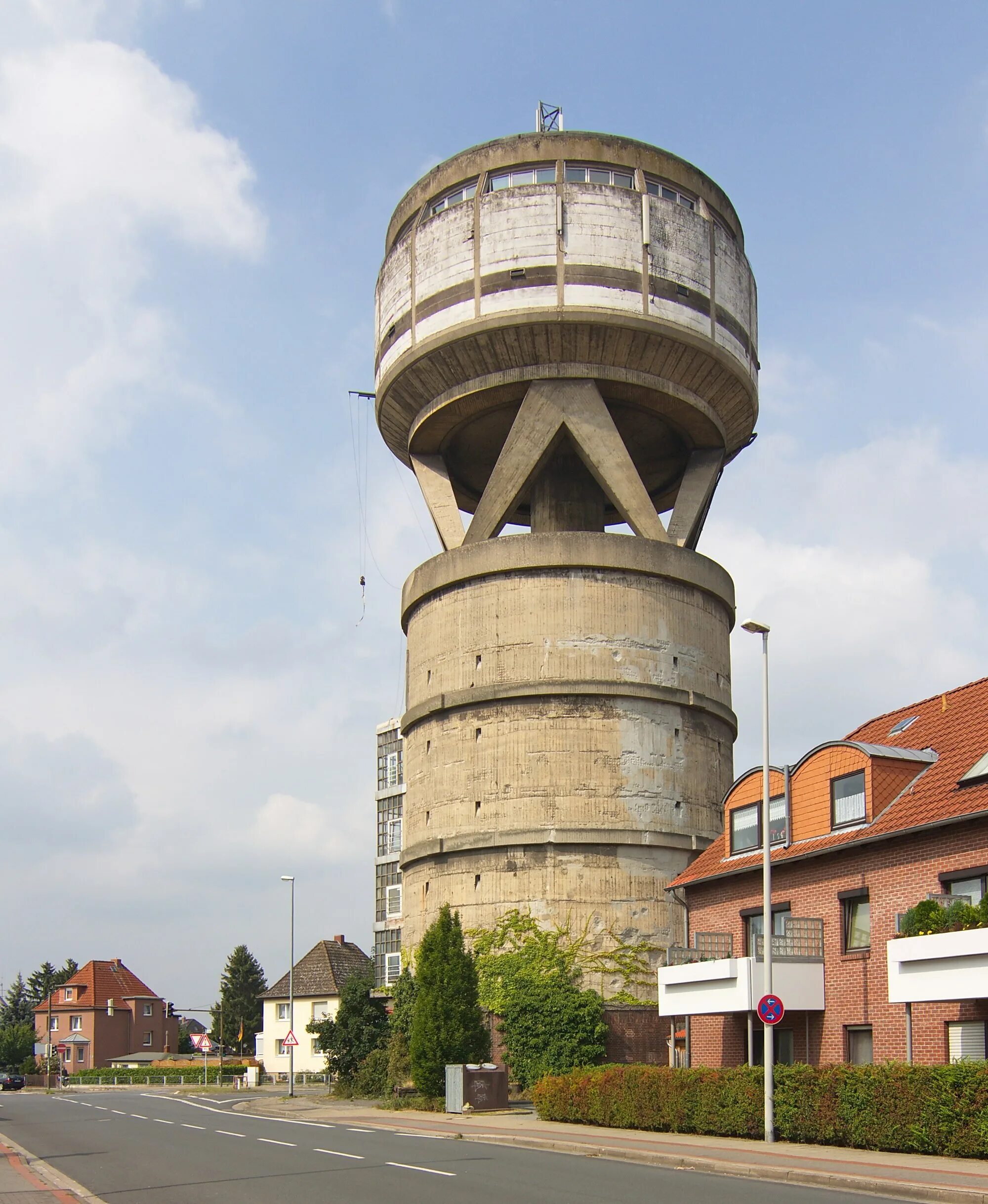 Водонапорная башня рагнит. Дидим водонапорная башня. Пермь водокачка водонапорная башня. Водонапорная башня аргаяш. Какие водонапорная башня.