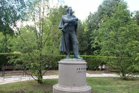 Памятник слушать