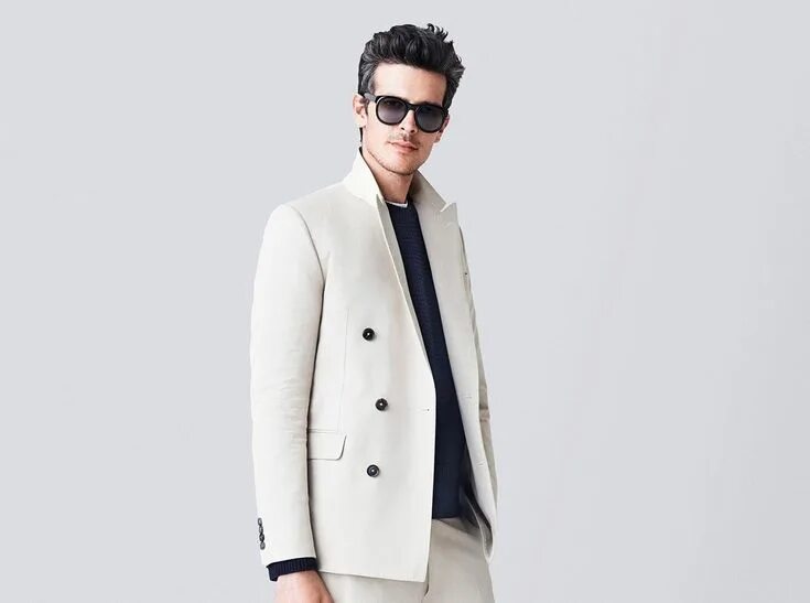 Модный мужчина. Стильный парень. Men usually wear. Чиносы и лоферы. Men usually wear.
