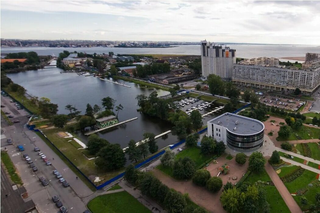 Гавань санкт-петербург васильевский остров. Кроншпицы в галерной гавани спб. Галерный остров санкт-петербург. Гавань васильевского острова. Гавань васильевского острова.