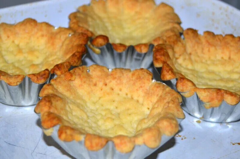 Советское пирожное корзинка. Пирожное корзиночка с грибочками. Корзиночек госту рецепт. Корзиночек госту рецепт. Белковый крем для корзиночек.