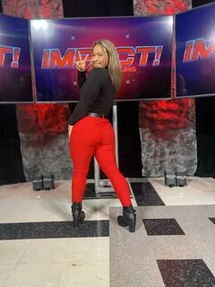Check out these hot photos of the TNA Knockout’s sexy booty on display. 