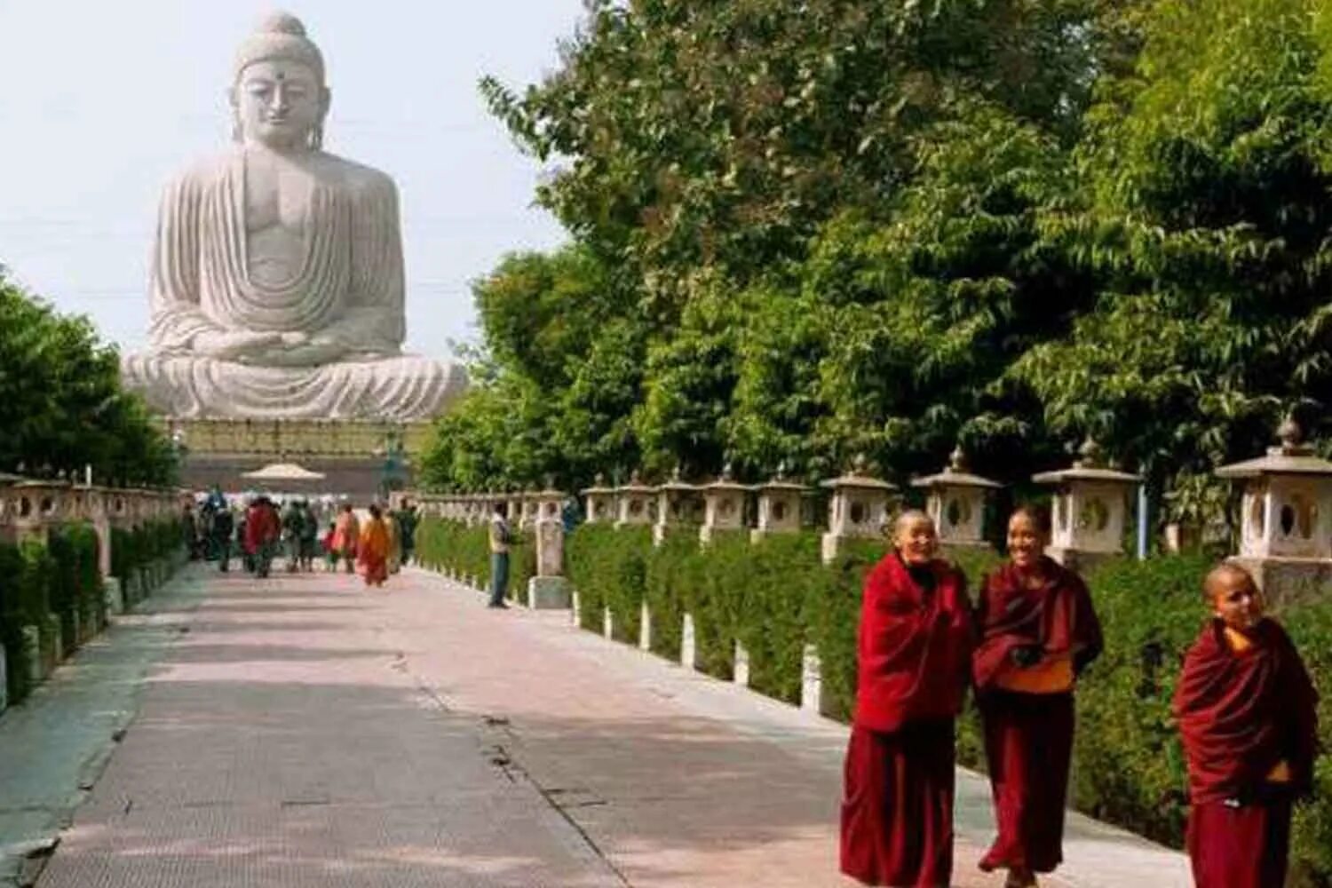Фото будды. Бодхгая Будда. Статуя Будды Бодхгая. Будда Шакьямуни статуя в Индии. Статуя Бодхгая Индия.