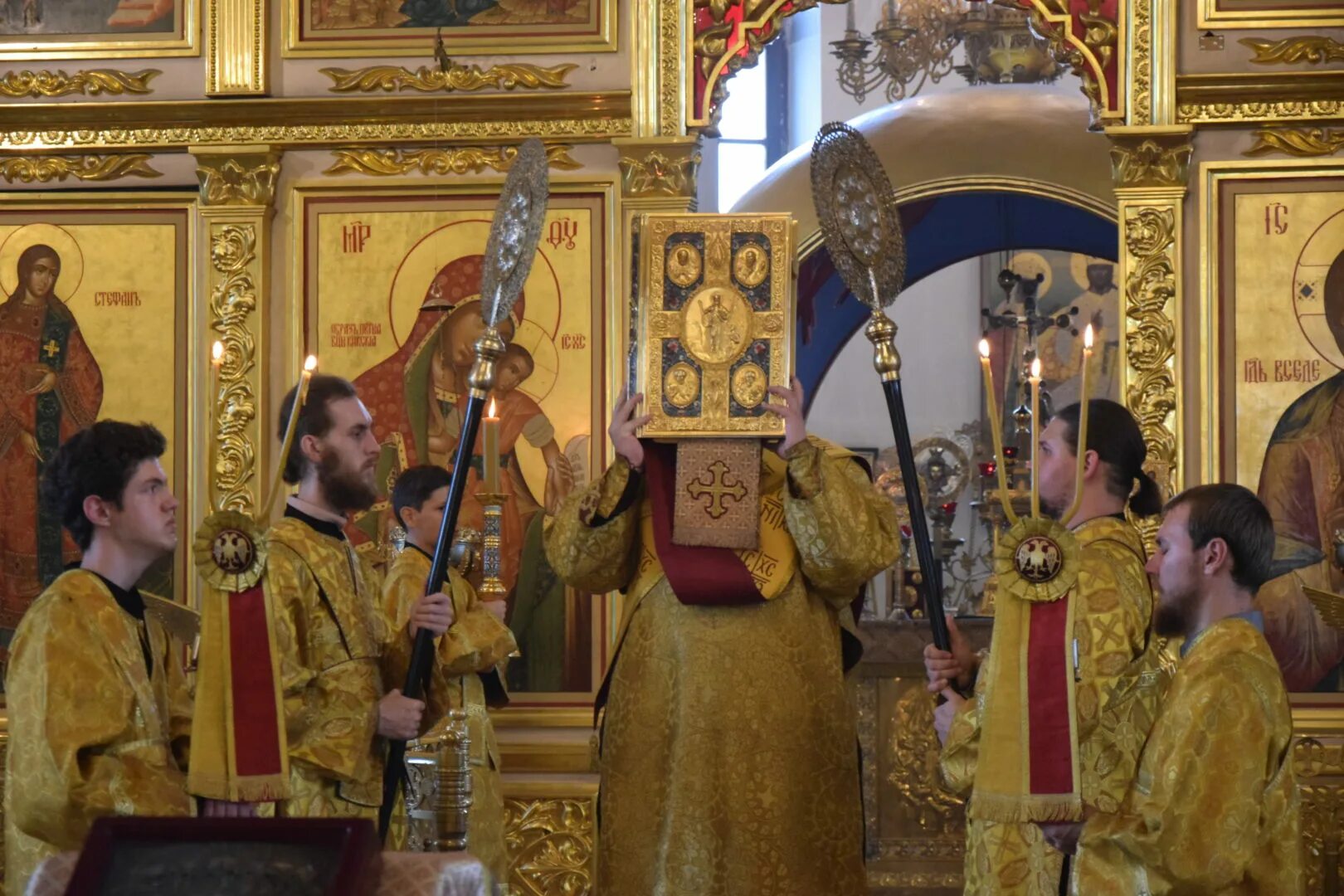 служба всенощное бдение. всенощное бдение в канун крестопоклонной недели. служба всенощное бдение. неделя крестопоклонная храм христа спасителя. предпразднование благовещения пресвятой богородицы.