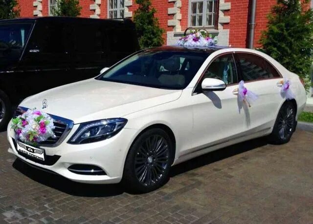 Аренда s класс. W222 Mercedes свадьба. Мерседес 222 на свадьбу. 222 Мерседес белый свадебный. Белый Mercedes s223.