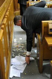 Депутаты деньги