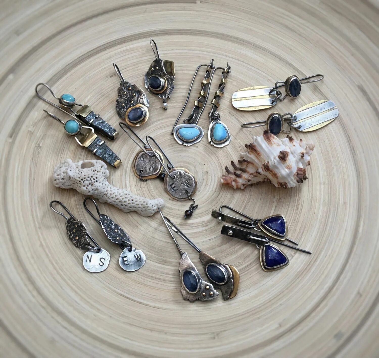 Креативные цветы. Тканевые цветы. Рукодельные изделия. Ручные изделия. Брошь в технике.