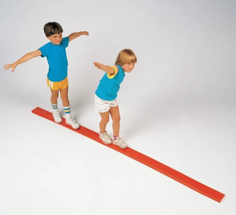 Игры на равновесие 2 класс. Тренажер для равновесия. Гимнастическая дорожка для детей. Дорожка равновесия для детского сада. Упражнения на равновесие для детей.