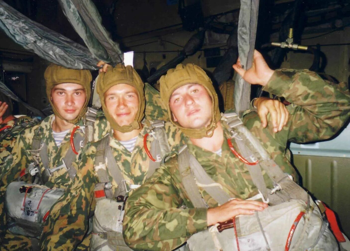 Латуза выпуск 1998 года. Латуза выпуск 1997 года. Доуп лвзрку. 1998 45. Латуза выпуск 1997.