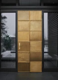 E door