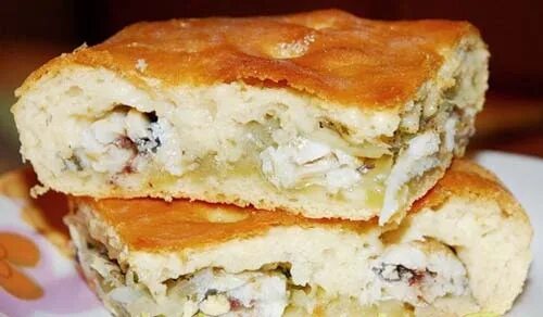 пирог с мойвой и луком. пироги с мойвой в духовке. пирог с мойвой. дрожжевой пирог с рыбой. рыбный пирог с мойвой.