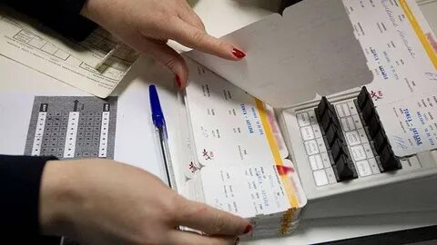 Ни денег ни билетов