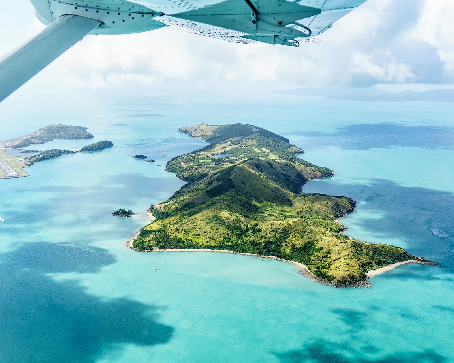 Hamilton Island Австралия. Остров Гамильтон сверху. Смотритель острова Гамильтон. Гамильтон остров