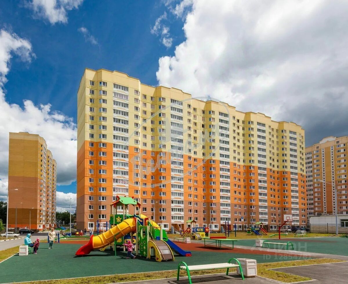 Микрорайон хрустальный калуга. Ул хрустальная. Калуга ул хрустальная 60 а. Микрорайон хрустальный калуга. Жк хрустальный калуга.