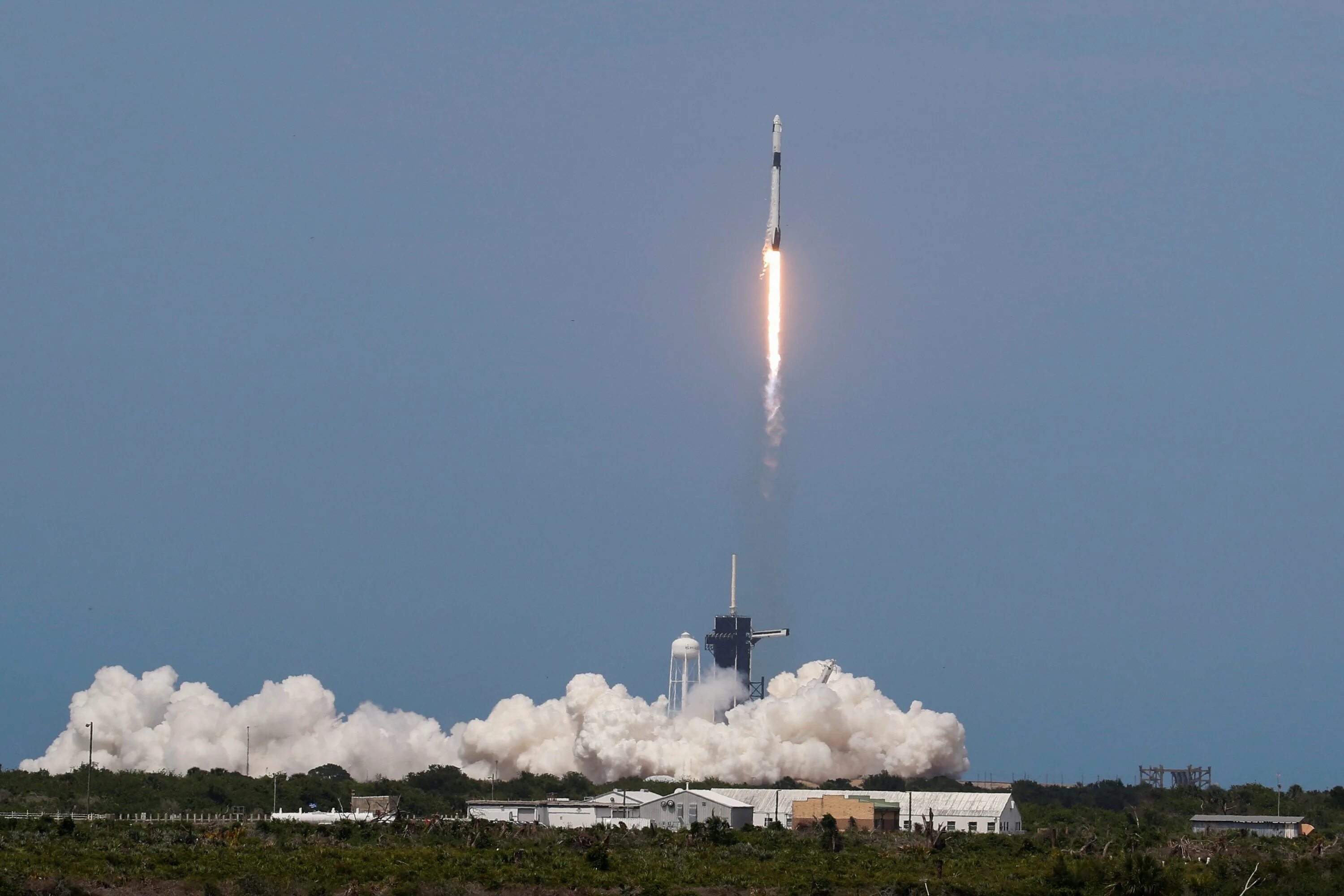 Ракета Элона маска Falcon 9. Космический корабль Фалькон. ⚡️ракета Falcon 9 с кораблем Crew Dragon с.