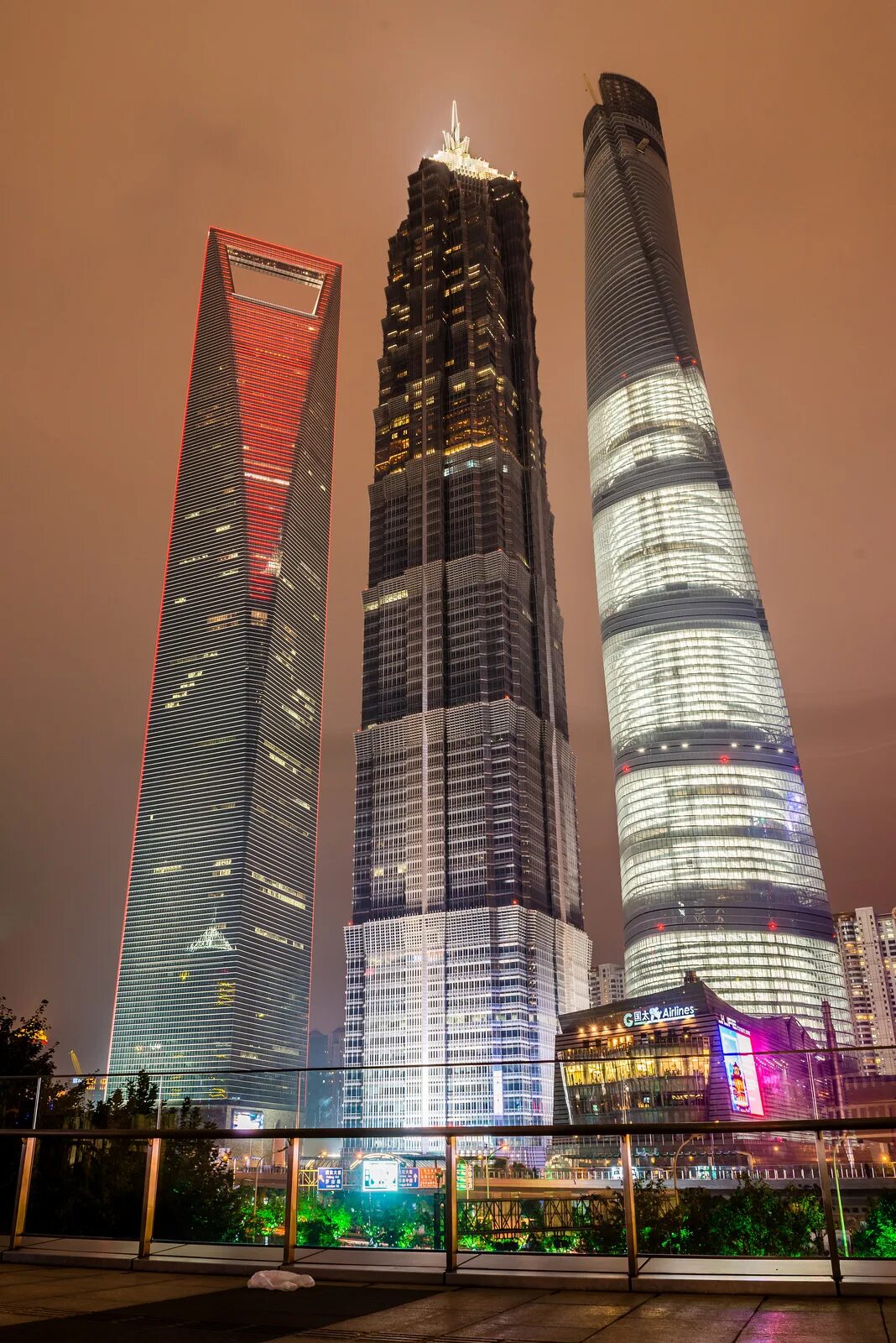 Шанхай небоскребы. Шанхай Тауэр. Шанхайская башня в Шанхае. Башня Шанхай Тауэр (Шанхай). Shanghai Tower (632 m).