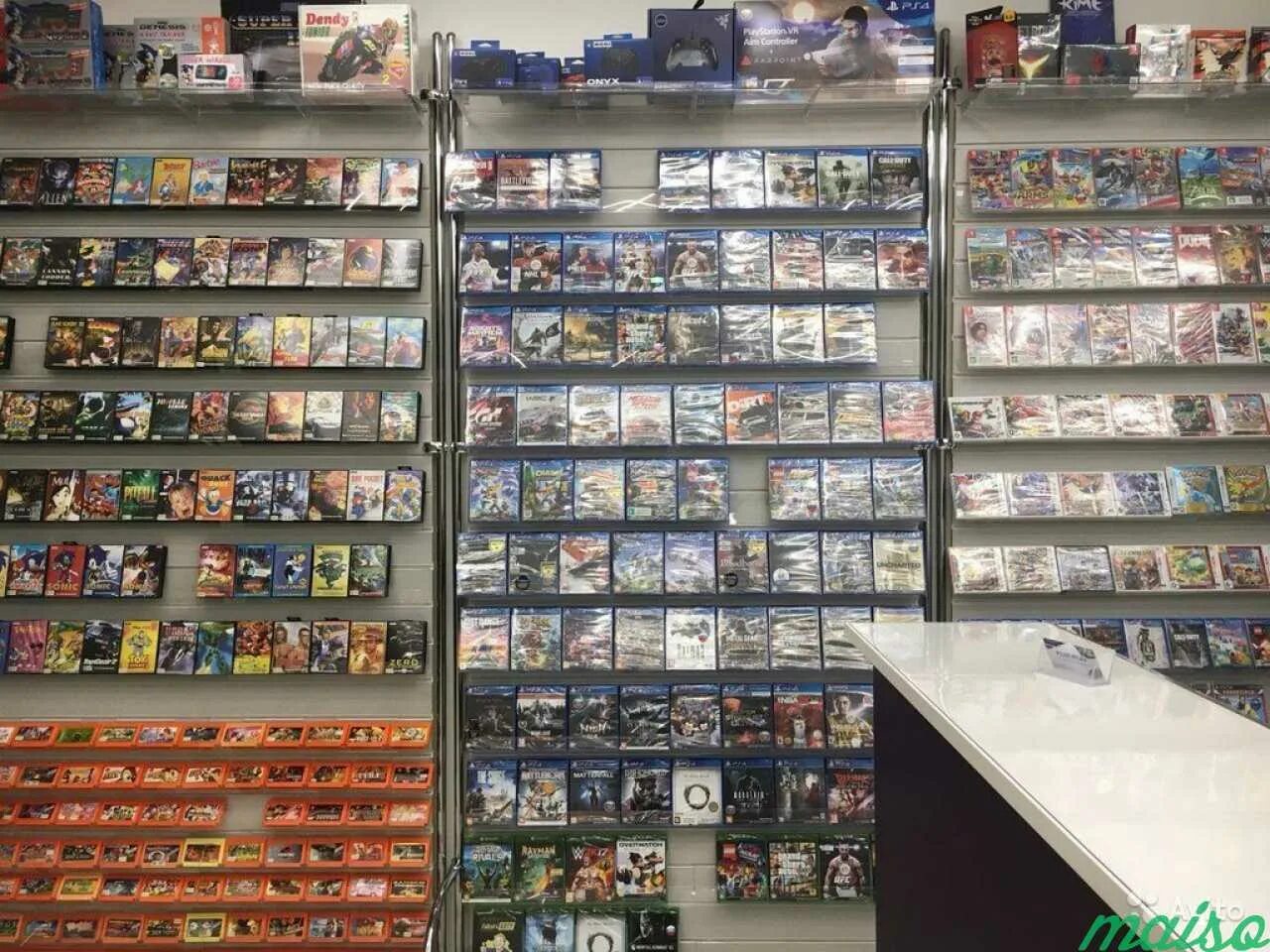 Магазин игр челябинск. Магазин дисков с играми. Игра "магазин". Магазин с игровыми дисками. Магазин дисков с играми для компьютера.