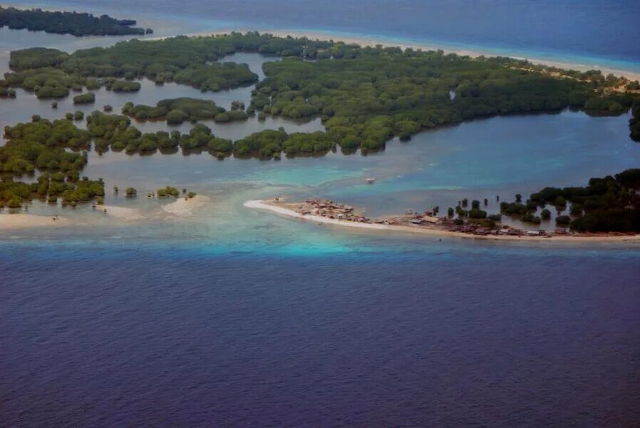Филиппинское море. Остров сулу. Остров сулу. Остров адрасан. Море сулу.