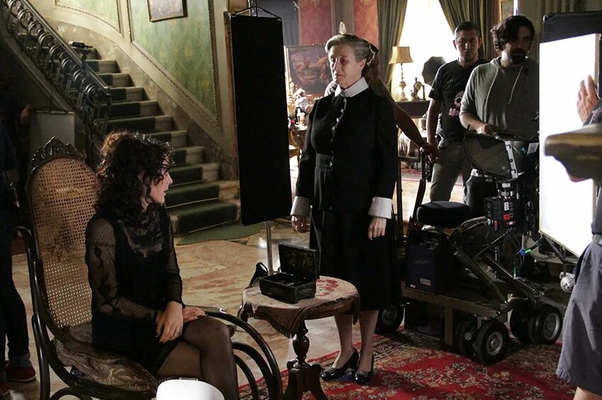 Эрендира ибарра темнее ночи. Темнее ночи фильм 1975. Сурия вега темнее ночи. Темнее ночи 2018. Темнее ночи фильм 1975.