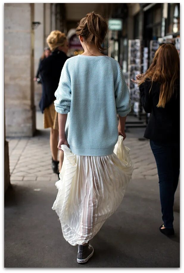 Стиль normcore мода. Юбка оверсайз длинная. Юбка оверсайз длинная. Длинная черная юбка. Платье толстовка.