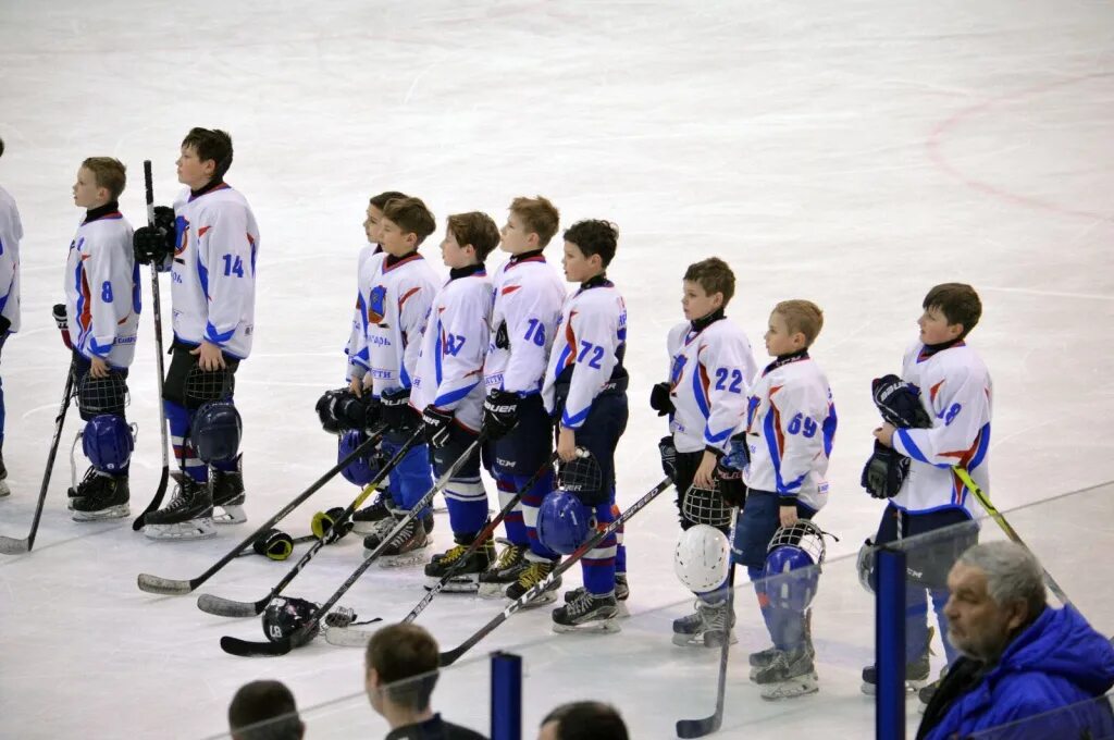 кубок пфо хоккей шайба. зилант 2009 хоккейная команда. шайба для хоккея. пфо хоккей 2008 г. пфо хоккей самара.