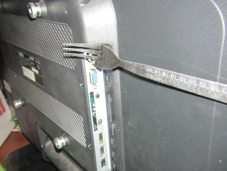 Цифровое телевидение каналы. Антенная не работает. Антенна автомобильная уаз патриот. Приставка для телевизора на 20 каналов сигнал. Антенна для телевизора самсунг для аналогового сигнала.