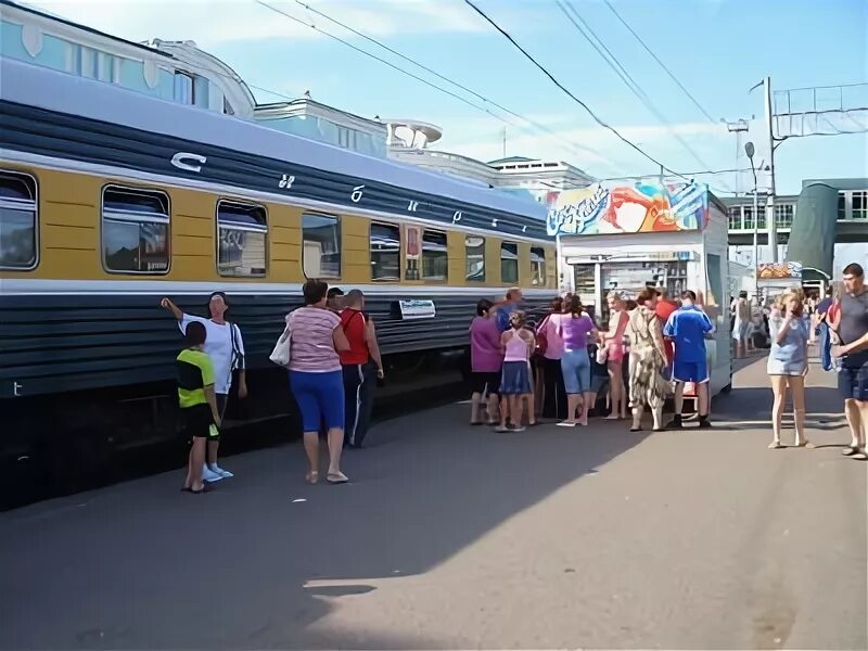 Жд билеты барабинск. Поезд Сибиряк Новосибирск. Фирменный поезд Сибиряк. Москва Новосибирск фирменный поезд Сибиряк. Поезд Барнаул Красноярск.