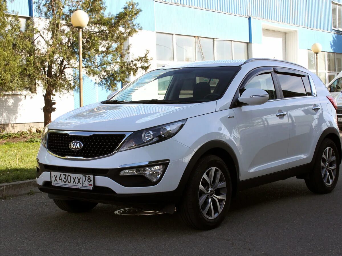 Купить киа спортейдж 3 дизель. Белый Спортаж 2015. Kia Sportage III Рестайлинг 2.0 at (150 л.с.) белый с пробегом от собственника. Киа Спортейдж III Рестайлинг 2.0 4wd at (150 л.с.) б/у белый. Киа Спортаге с пробегом 1996г.