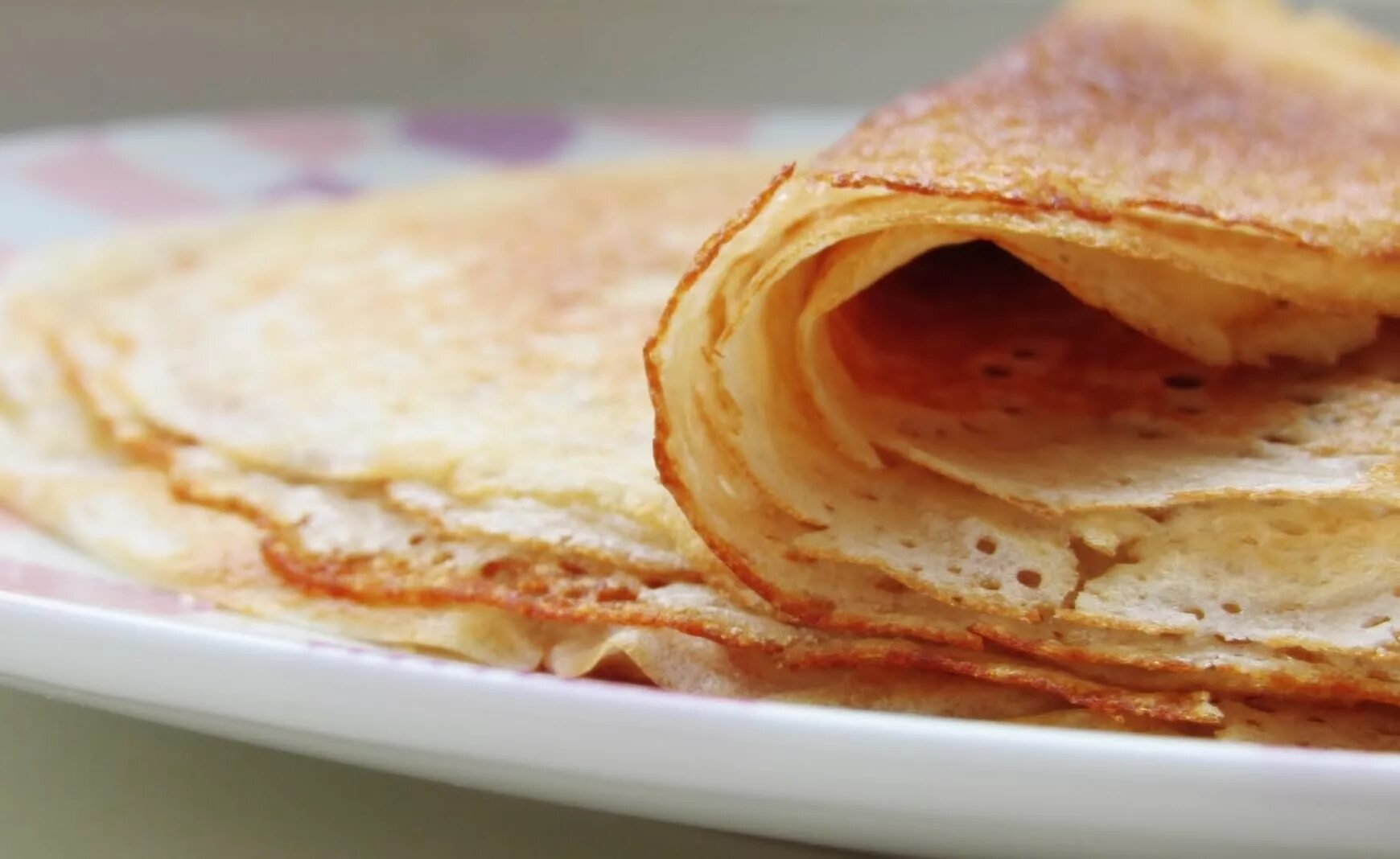 Блины тонкие с дырочками. Блинчики первый раз. Блины на молоке. Блины которые получаются с первого раза. Блины которые получаются с первого раза.