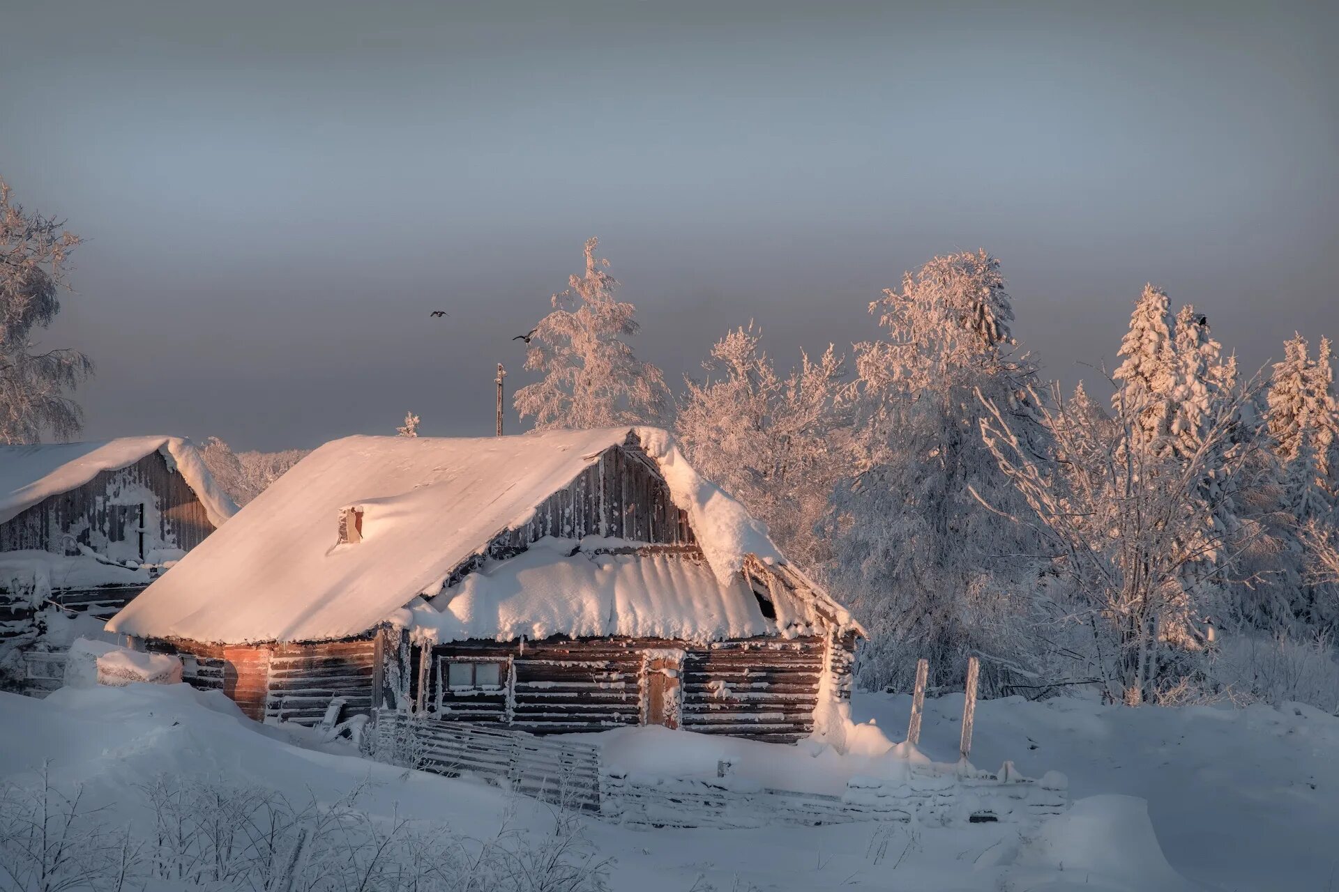 деревенский домик. зимний деревенский дом. зимний деревенский дом. деревенский дом зимой. деревенский домик зимой.