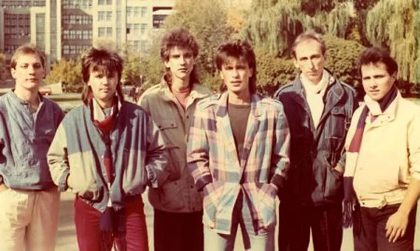 Группы начало 80. Группа Земляне 1983. ВИА Дилижанс 80-е. Группа Дилижанс 1983. Группа Земляне рок-группы СССР.