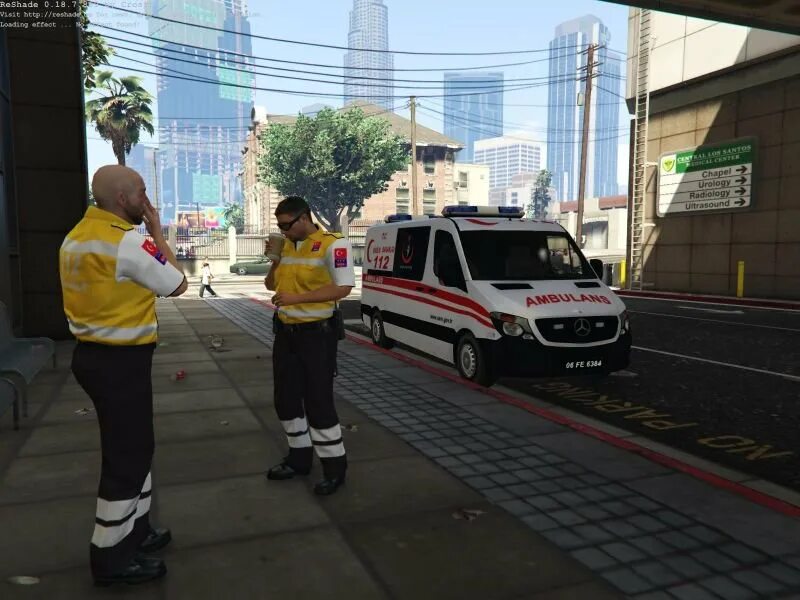 Как в гта спасать. Paramedic gta 5. мод гта 5 скорая. гта курьер. форма парамедика гта 5.