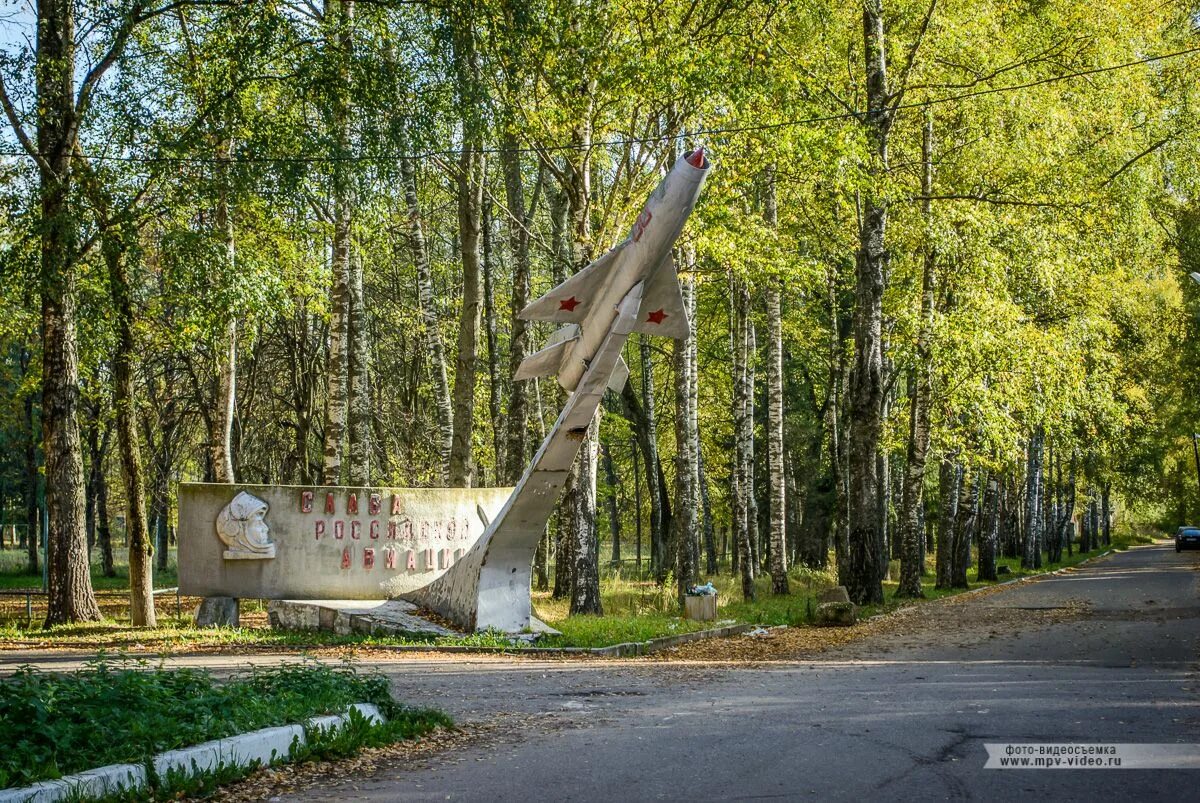 Новоселицы новгородская область. Деревня Новоселицы Новгородский район. Новоселицы мемориал. Военный Гарнизон Новоселицы. Мемориал д.Новоселицы Новгородской области.