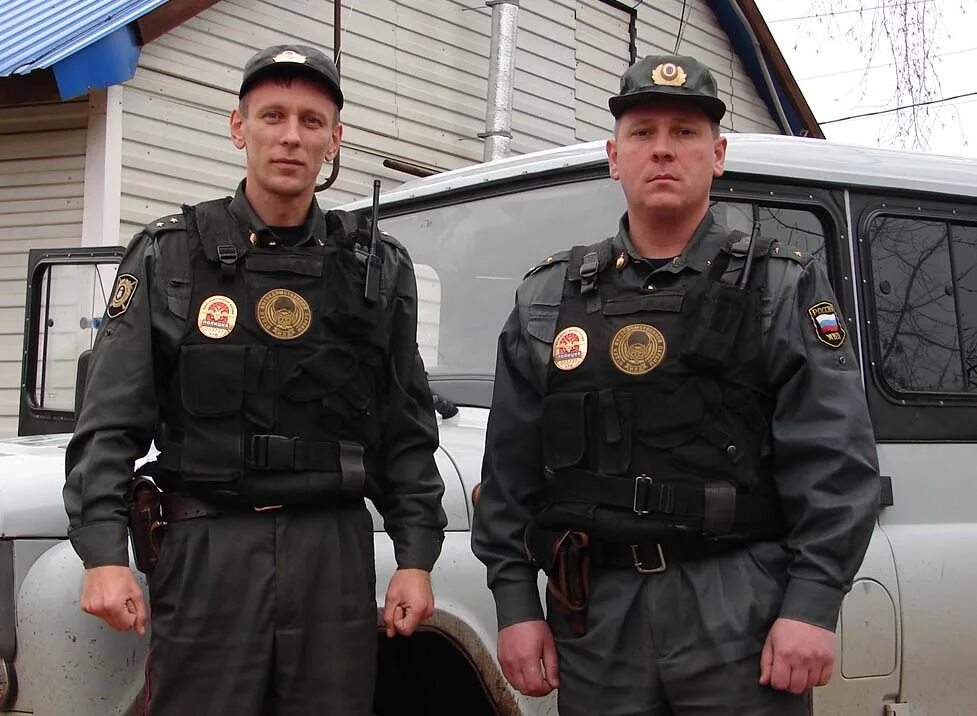 милиционер и полицейский. страж порядка военная полиция. добровольная народная дружина. военная полиция. помощь стражей порядка.