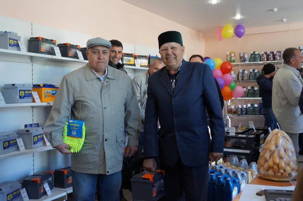 Интернет магазин азнакаево. Тц шифа азнакаево. Магазин 12 вольт азнакаево. Директор 8 школы азнакаево. Останкино фрешмаркет.