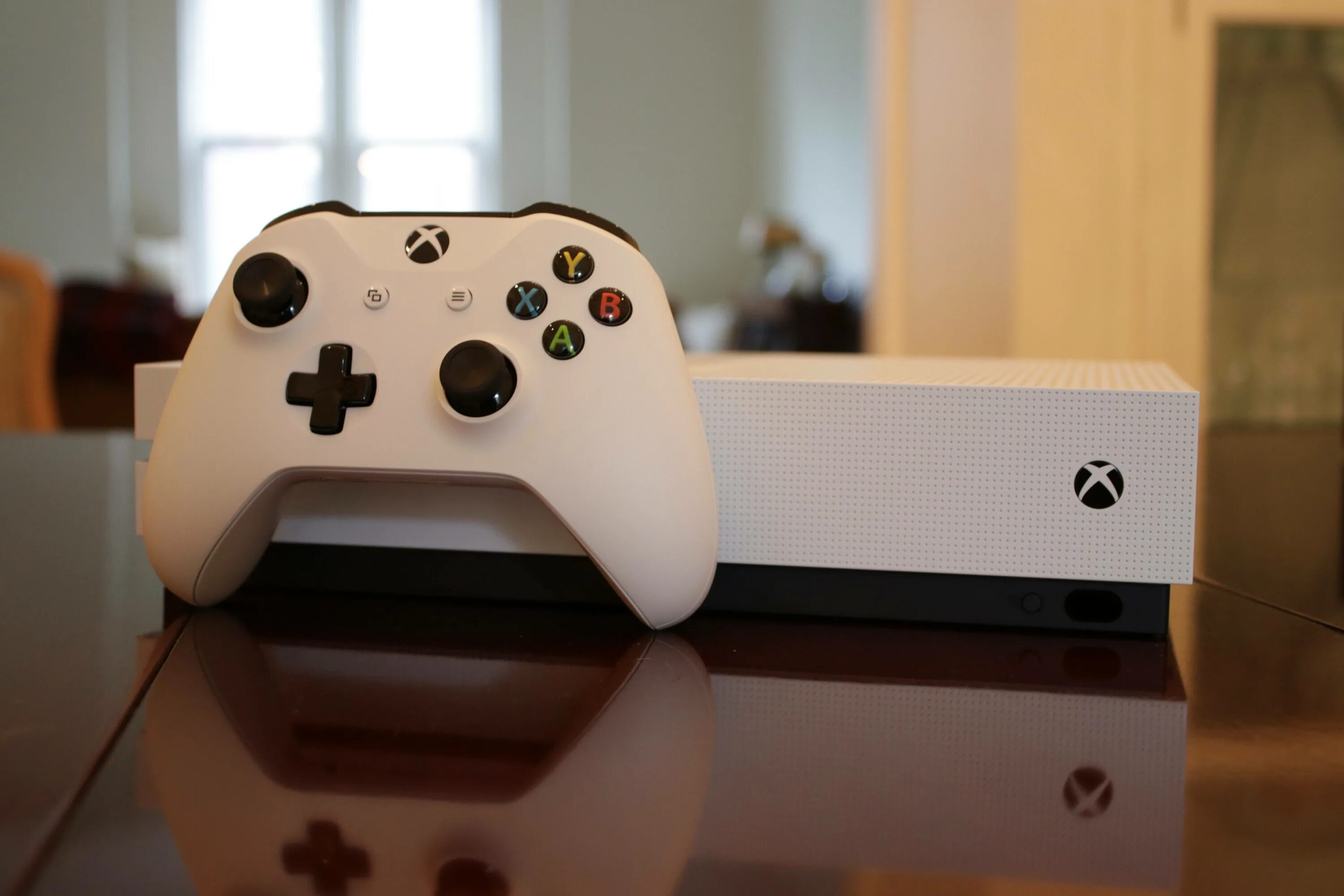 Xbox one s играем. Xbox one s. Xbox one s 1tb. Xbox 1s. Xbox one s 2tb Box.