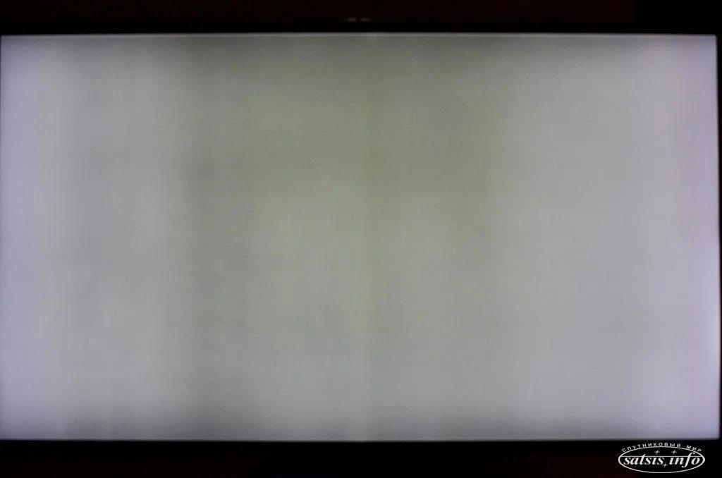 Серый экран самсунг. Серые полоски на мониторе. Полосы на экране телевизора. Горизонтальные полосы на экране телевизора. Серые полоски на экране телевизора.
