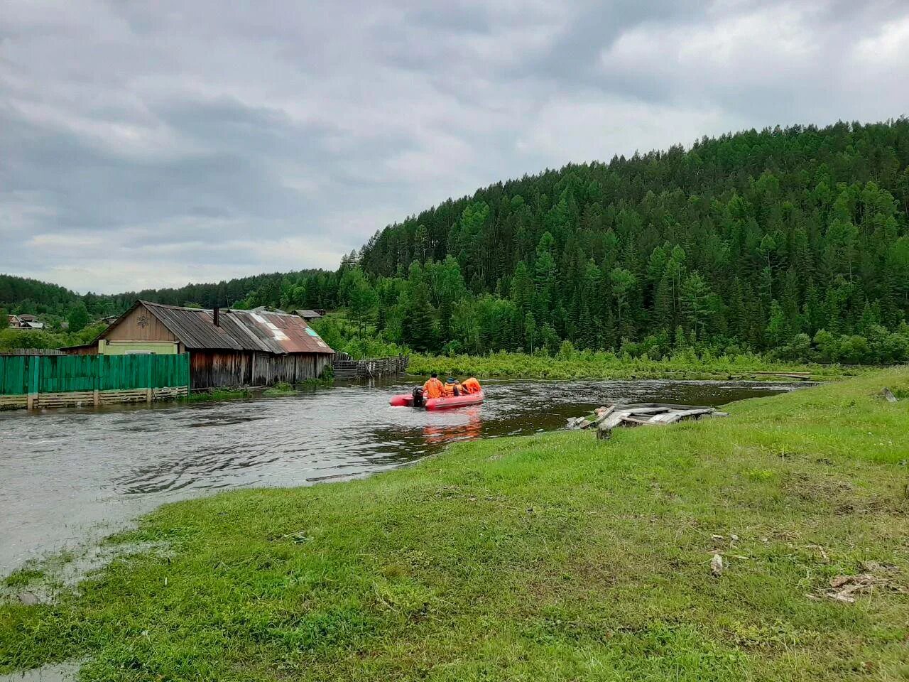 Деревни манского района красноярского края. Поселок Нарва Манский район. Мана река Манский поселок. Село Нарва Манского района Красноярского края. Поселок Нарва Манского района Красноярского края.