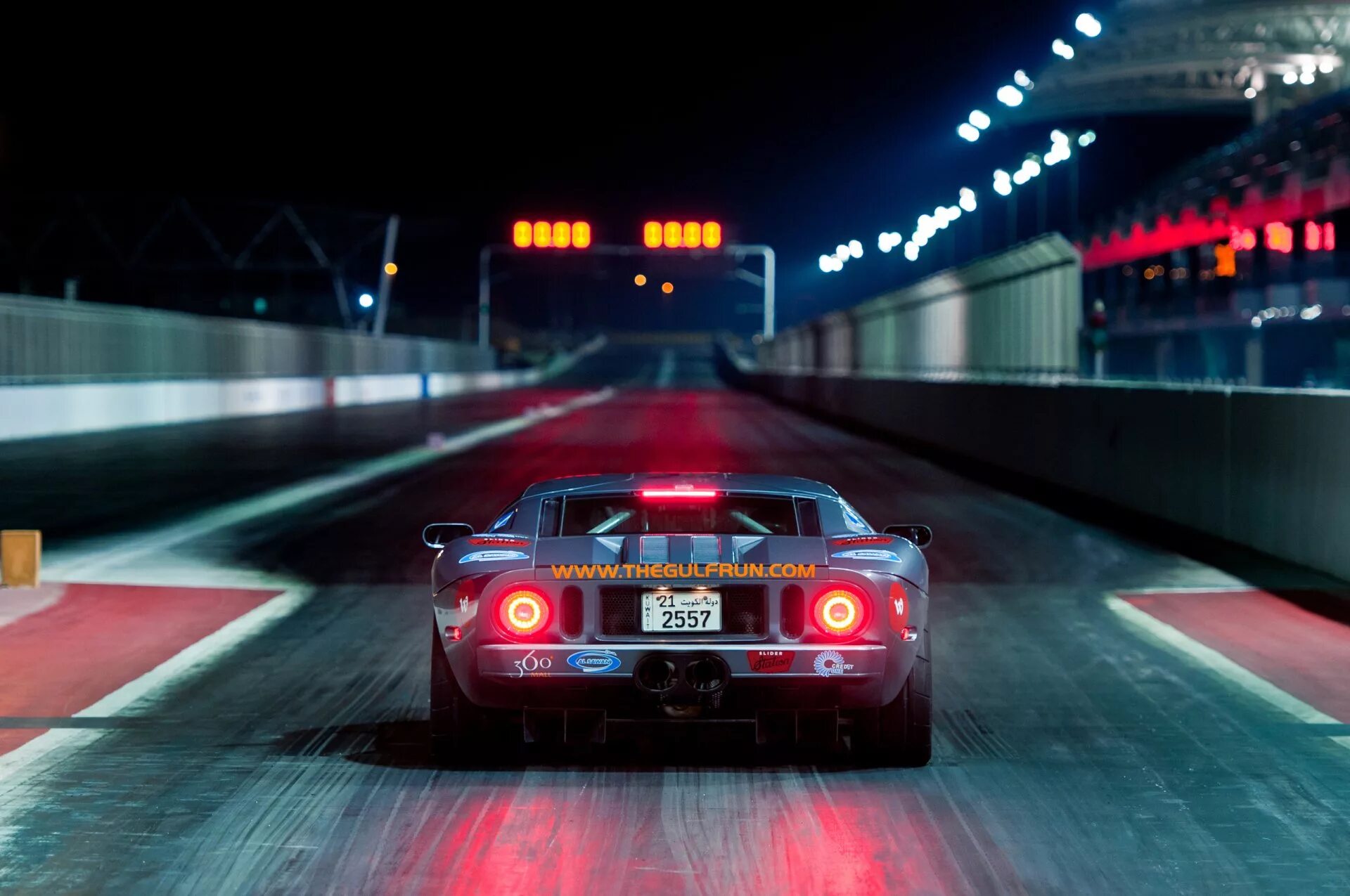 Ford gt40 track. Драг-рейсинг Форд ГТ. Форд gt Race. Гоночные машины ночью. Night track