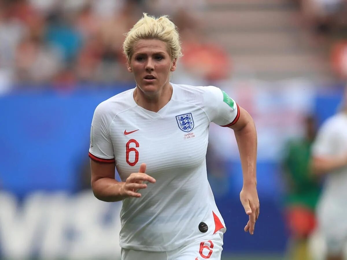 Pickett футболистка. Брайт футболистка. Мили Брайт футболистка. Millie Bright Chelsea. Элизабет Ламберт футболистка.