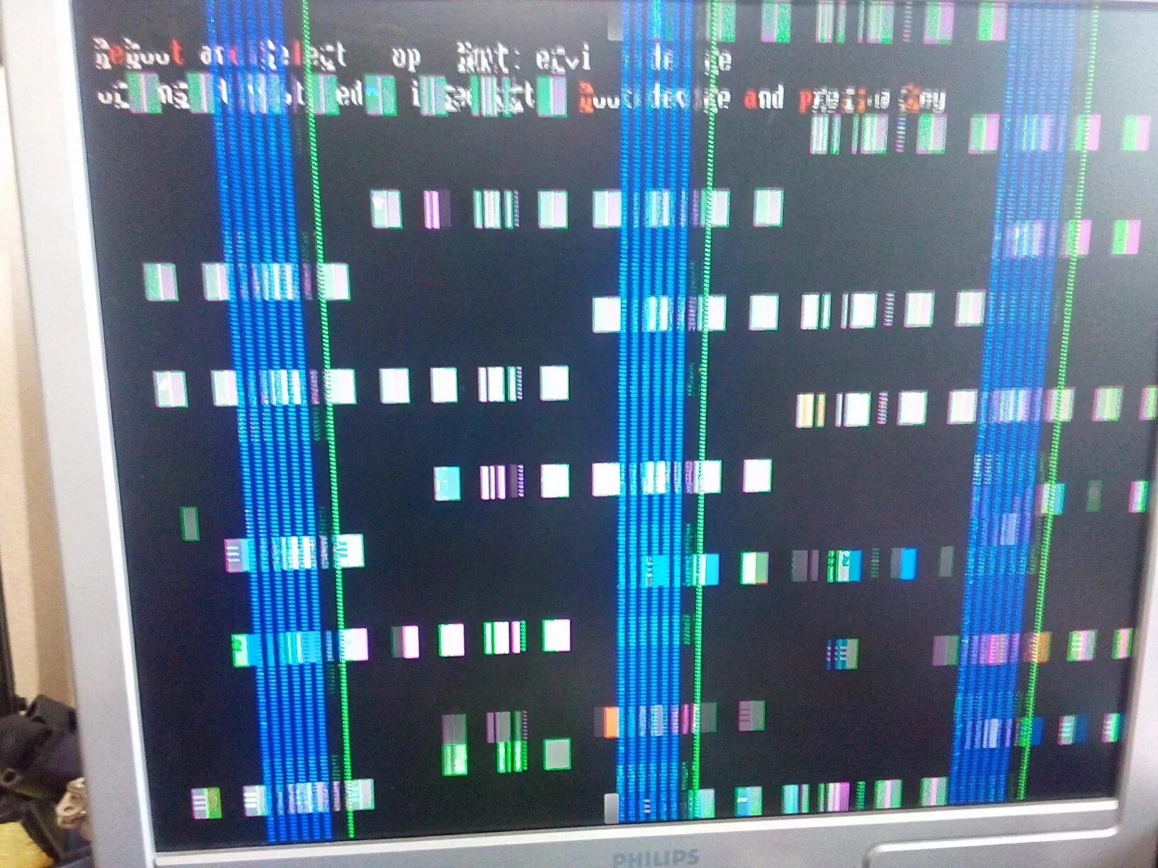 На мониторе появились квадратики. Артефакты видеокарты. Артефакты на мониторе. Видеокарта артефакты на экране. Артефакты видеокарты полосы.